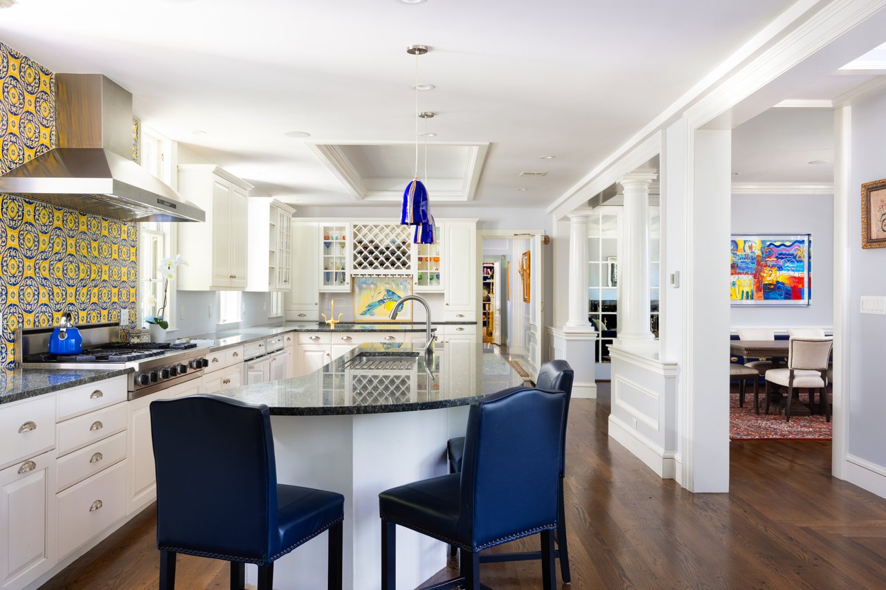 77 Sargent Crossway