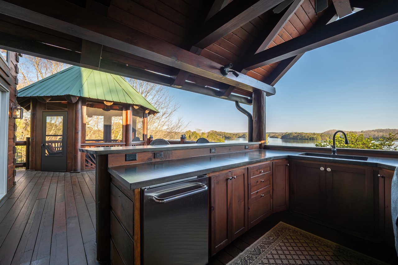 3406 Thunder Point