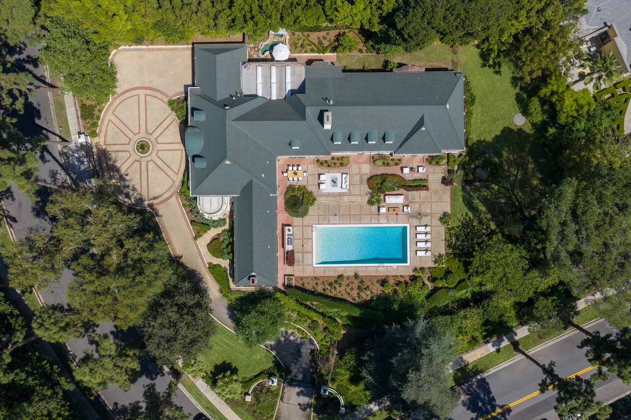 1025 N Crescent Dr, Beverly Hills