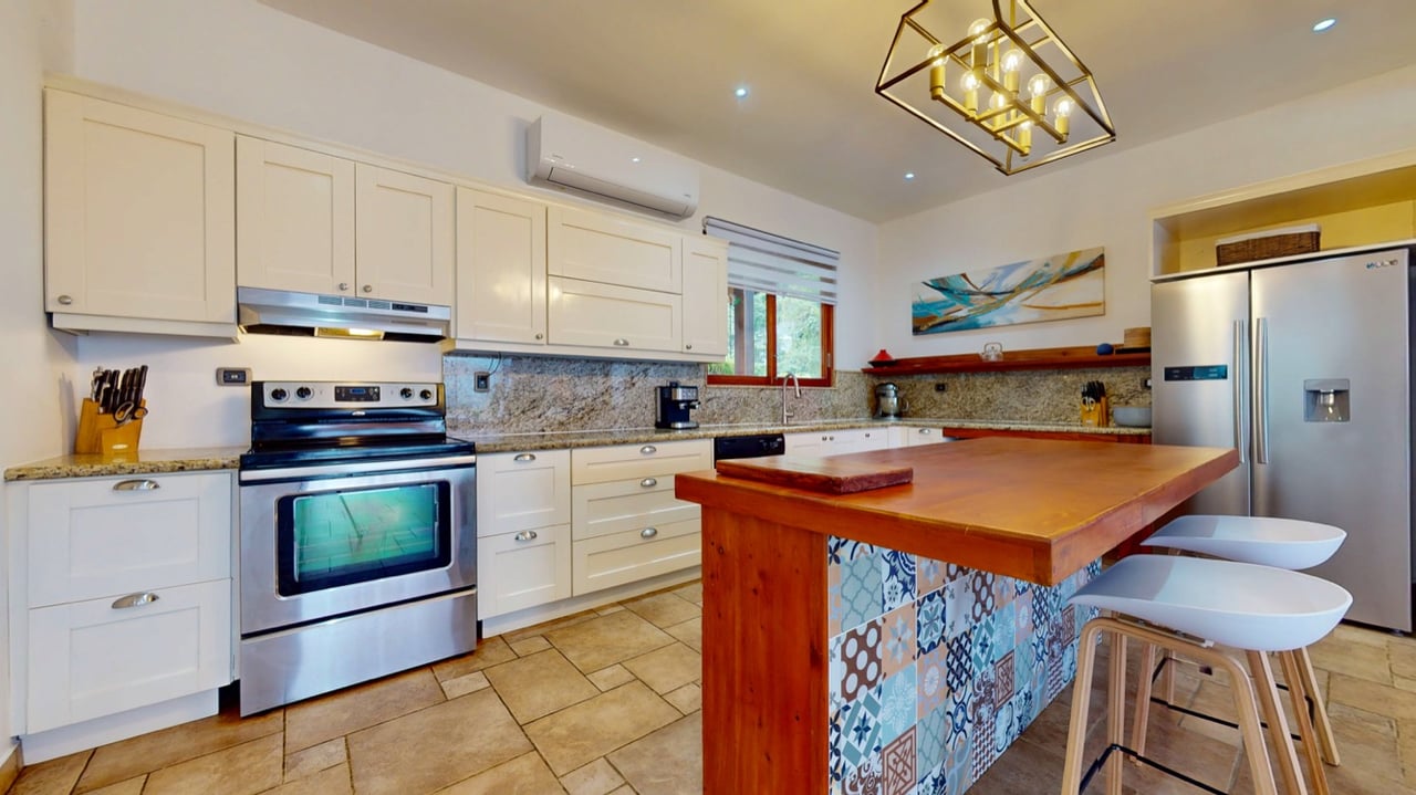 Ocean-View Luxury Home in Ojochal with Sunset Views and Retreat Potential