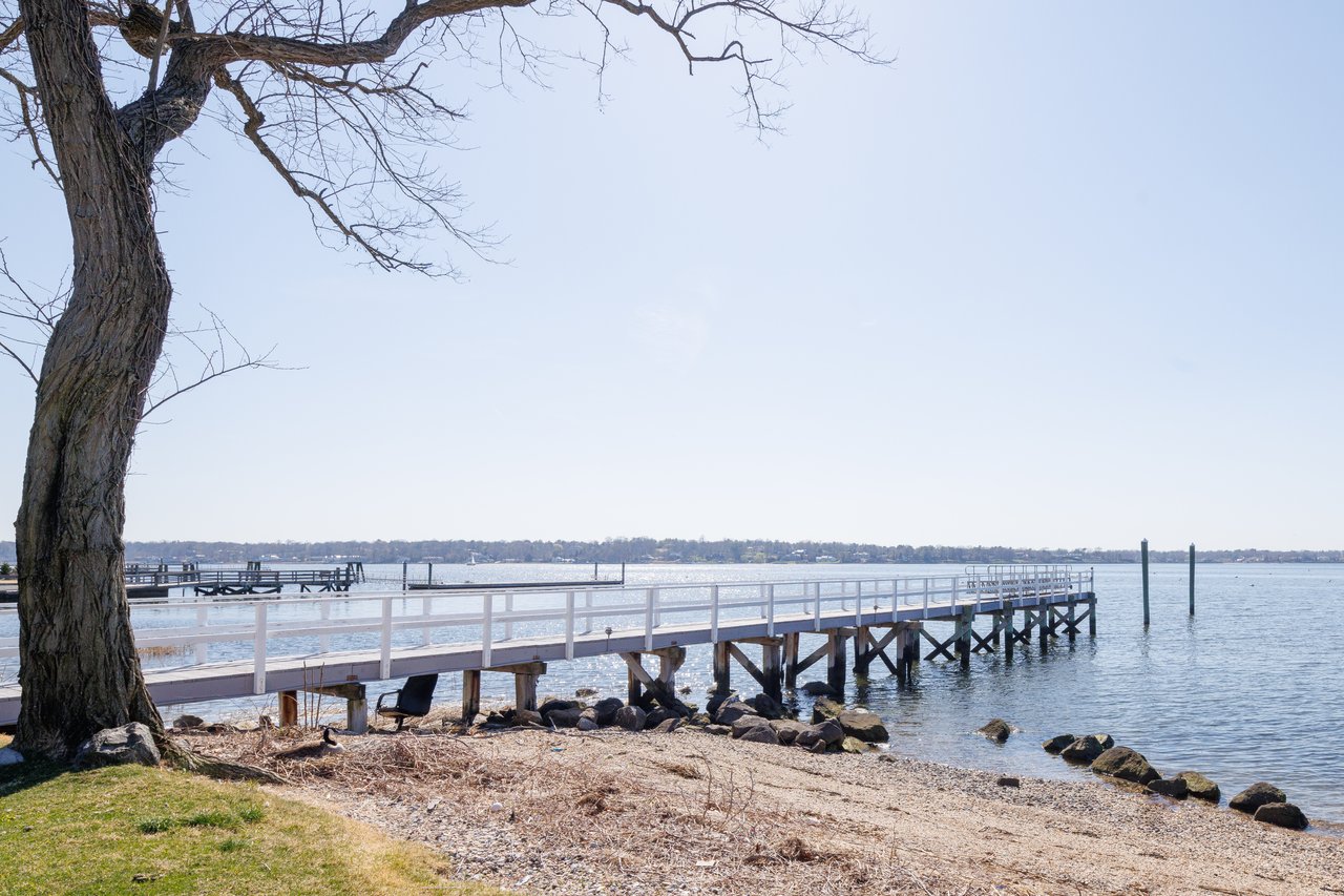 1 North Court, Bayview Colony, Port Washington