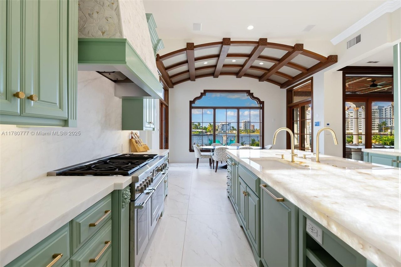 2509 Aqua Vista Blvd