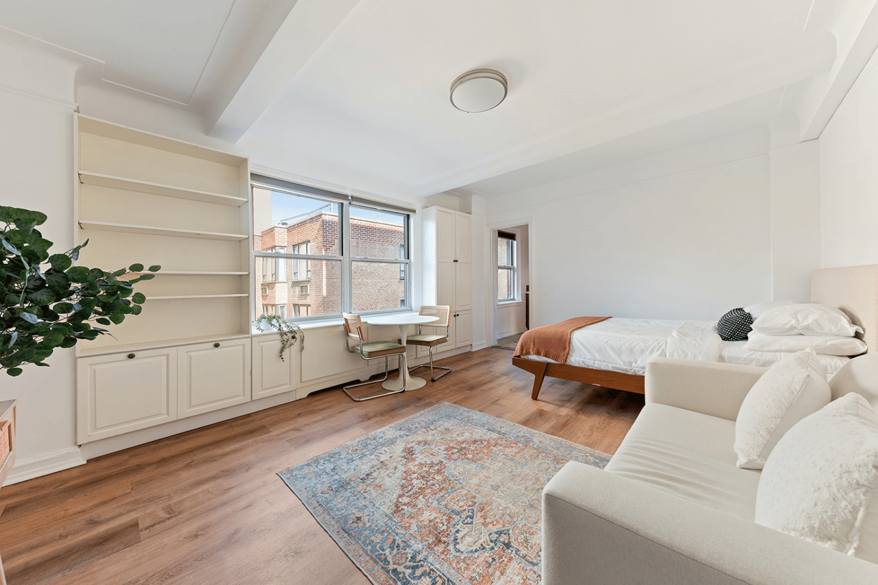 70 Remsen Street Unit: 9E