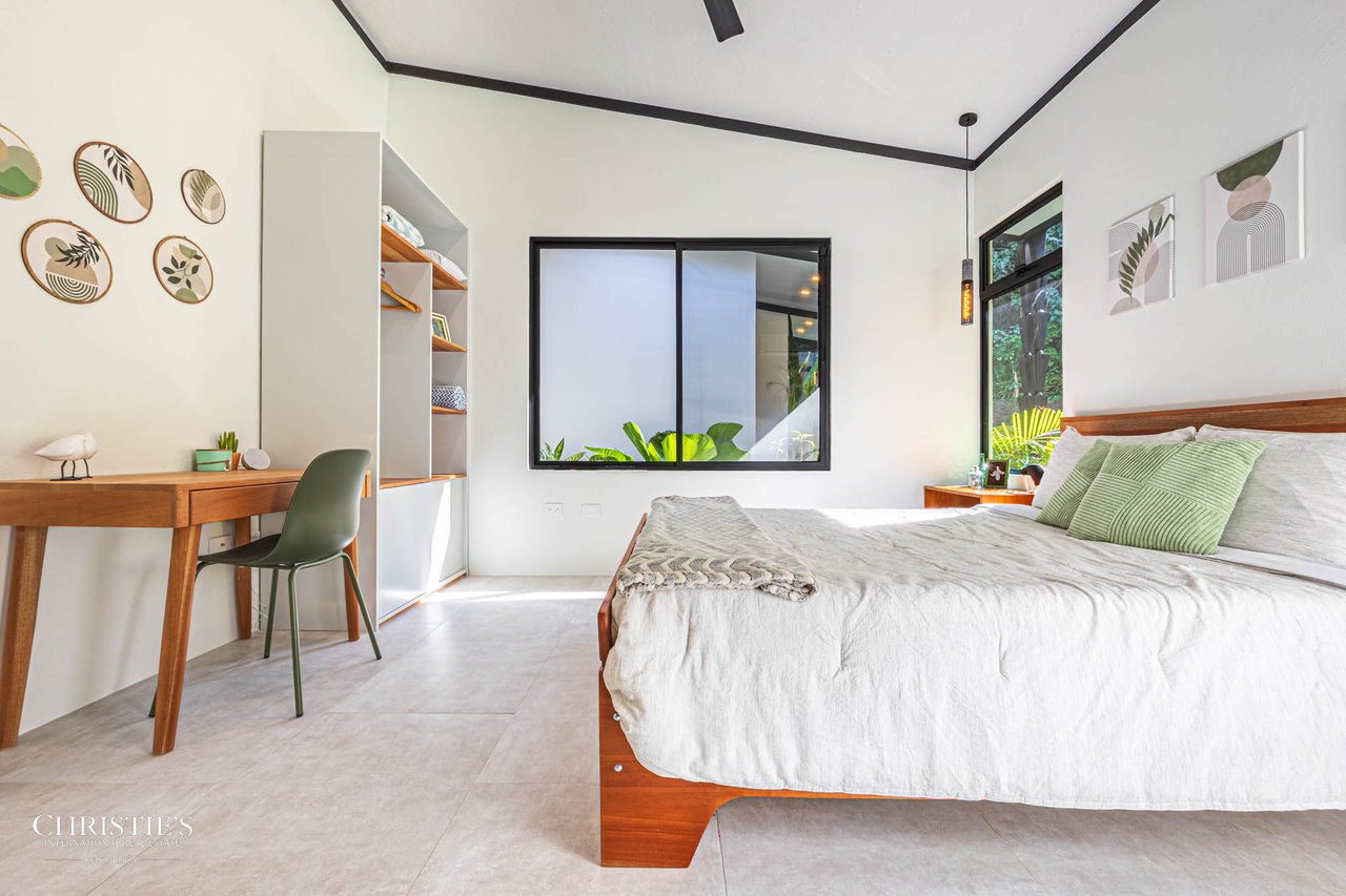 Contemporary Mountain View Villa – 10 Minutes to Playa Dominical