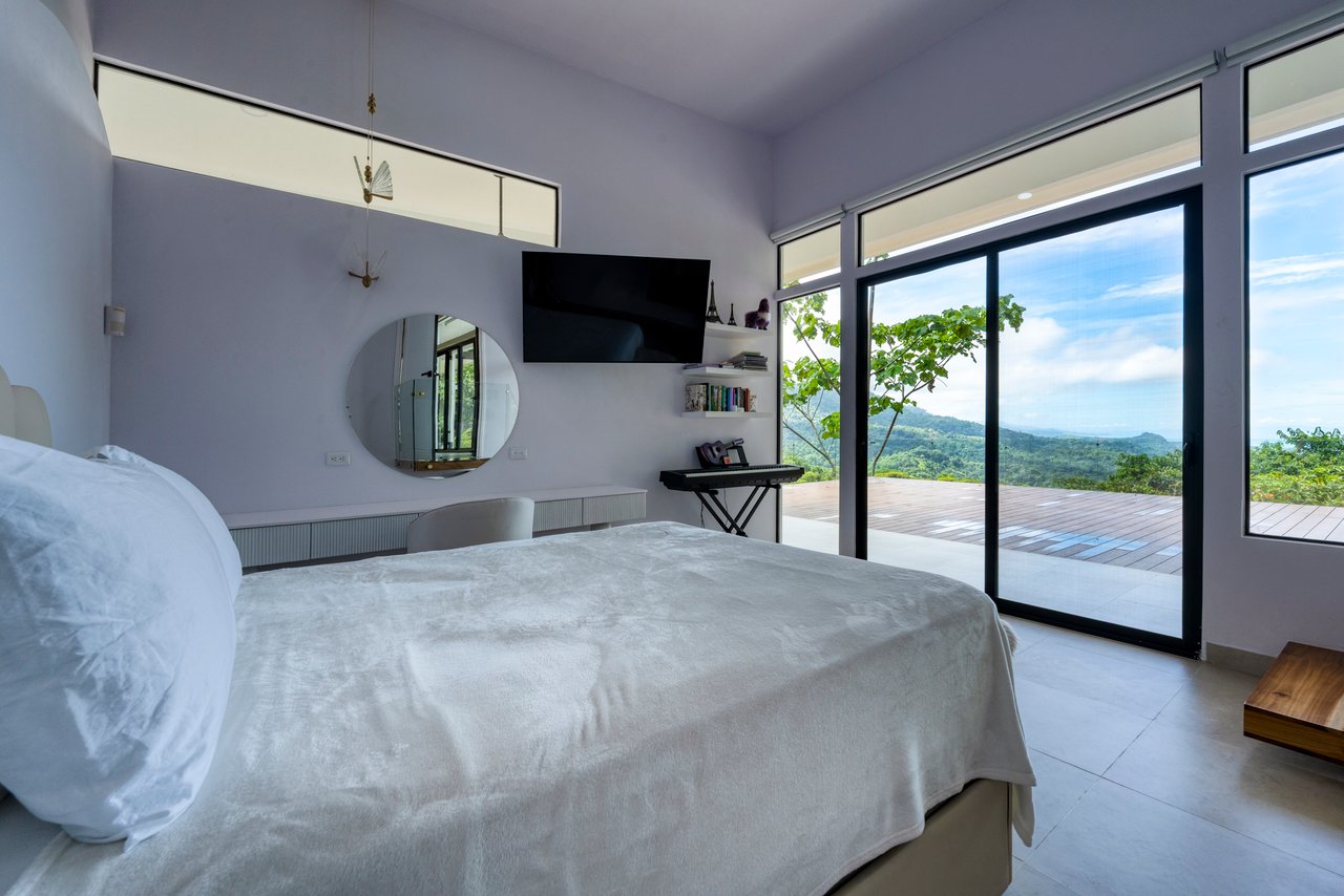 Casa Nueva Vida with Ocean Views & Dual Edge Infinity Pool