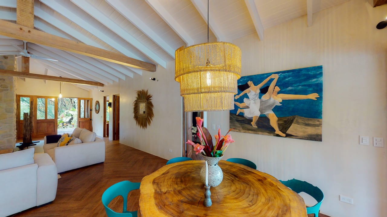 Five Star Private Rainforest Estate on Acreage with Creek