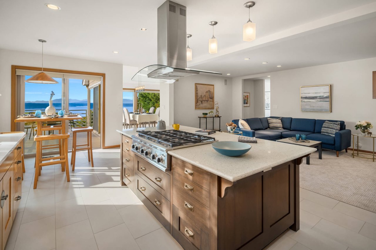 10245 Marine View Drive SW