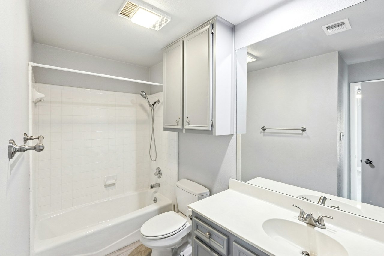 Horseshoe Bay Condo Just Listed!