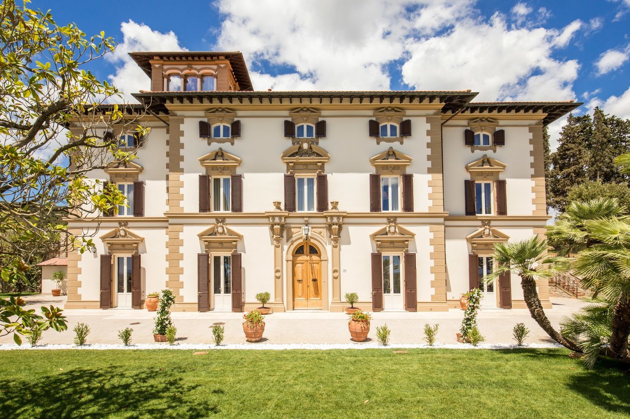 Breathtaking Villa with Contemporary Style on the Southern Coast of Tuscany