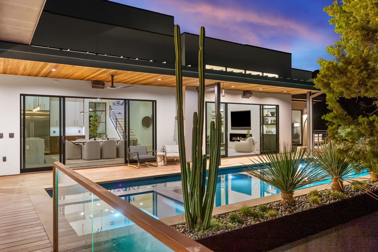 West Lake Hills Modern Sanctuary