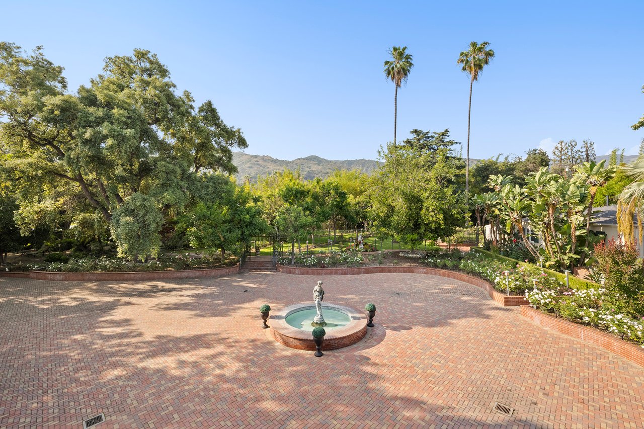 820 N. Verano Drive