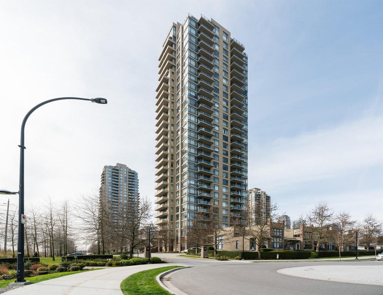 604-2355 Madison Ave