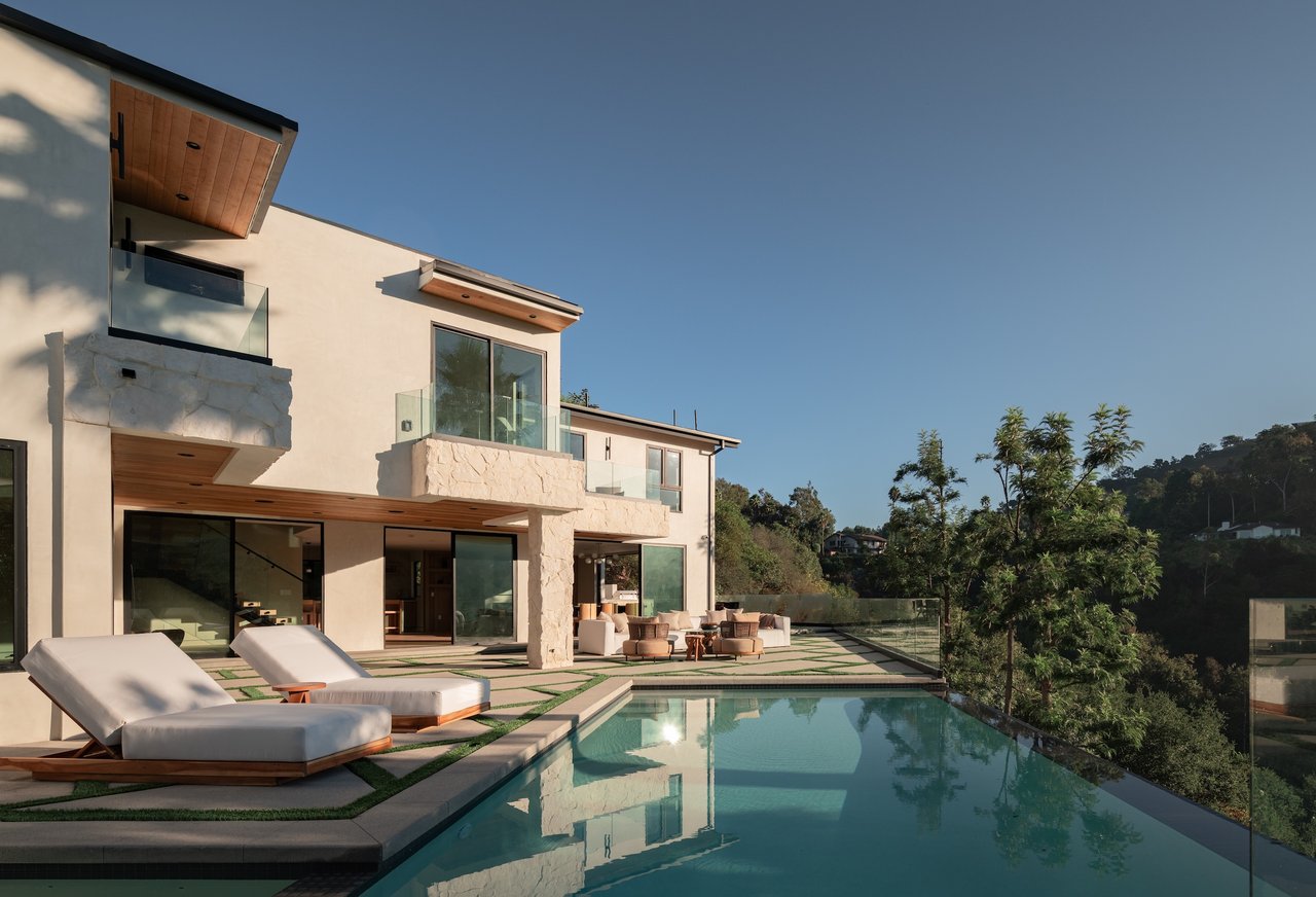 quintessential Hollywood Hills