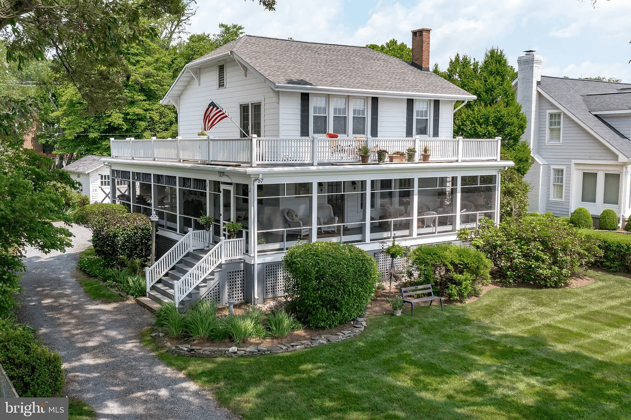 57 Bay Dr