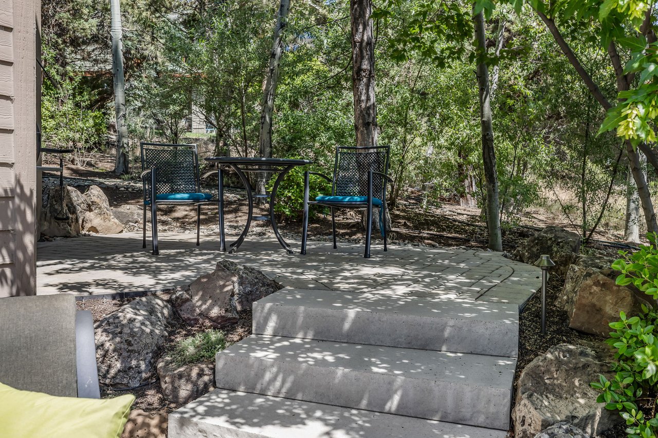 2582 NW 1st Street