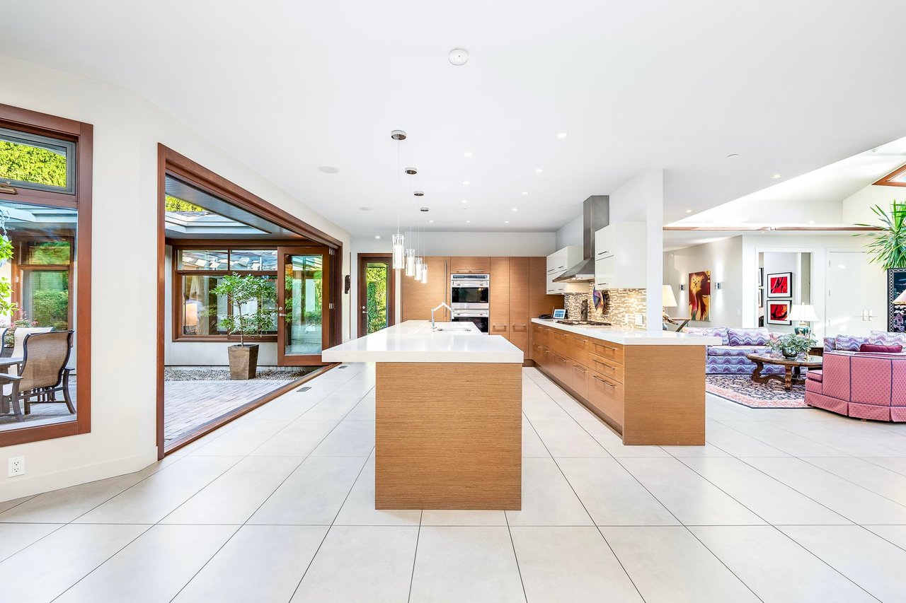 389 MOYNE DR