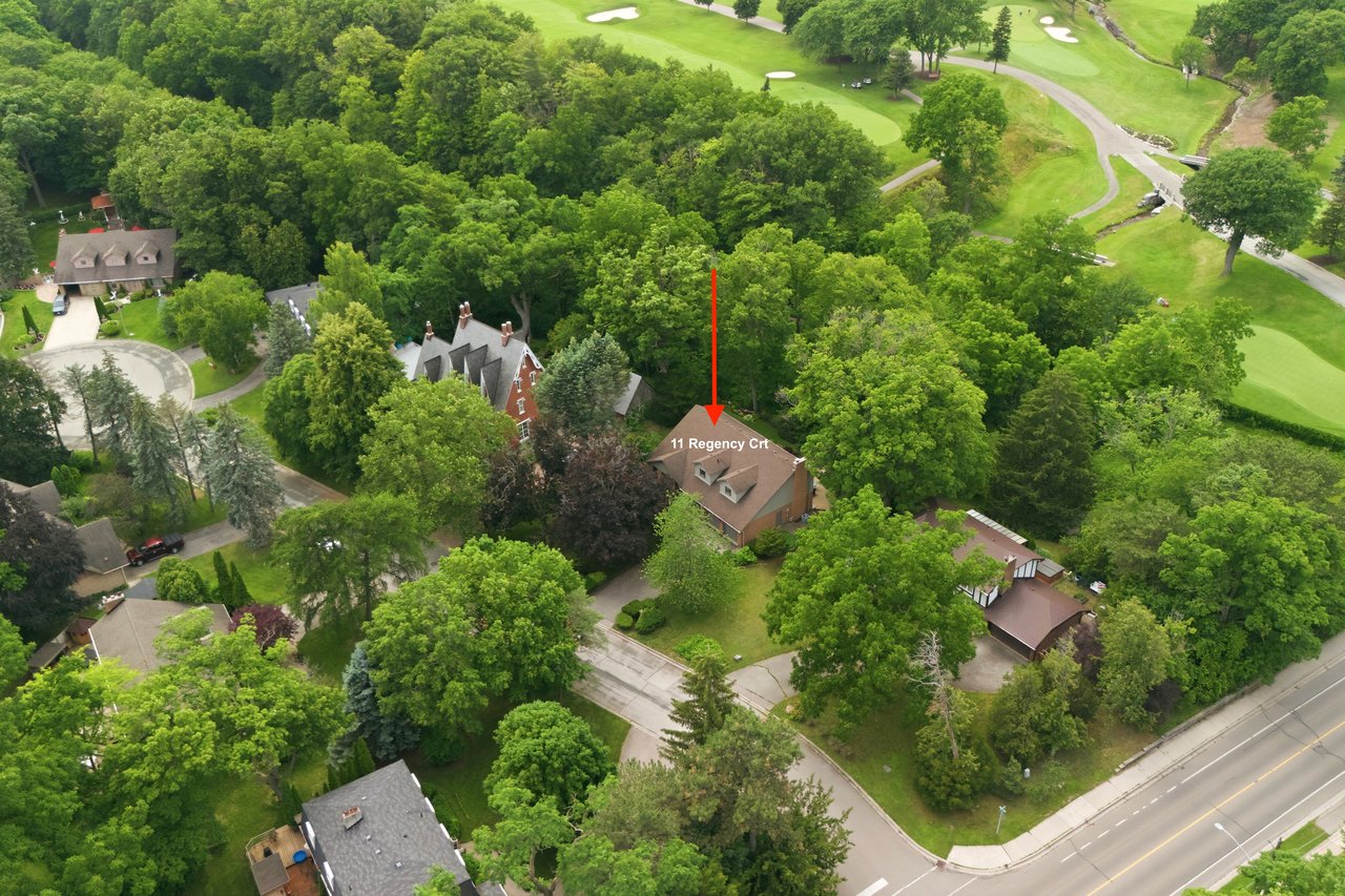 Rare Court Location on Oakville Golf Course