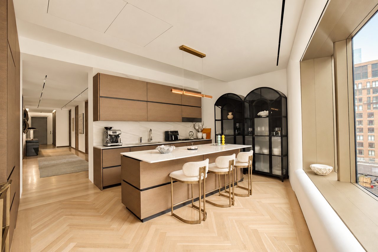 551 West 21st Street, 7C