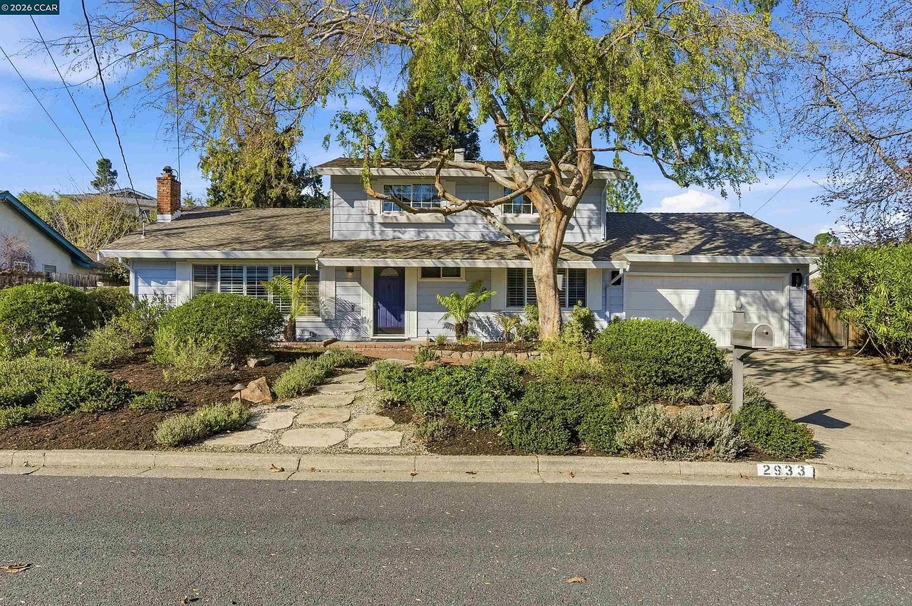 2933 Madeira Way