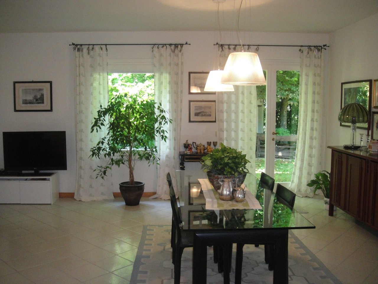 Two Story Villa with Garden