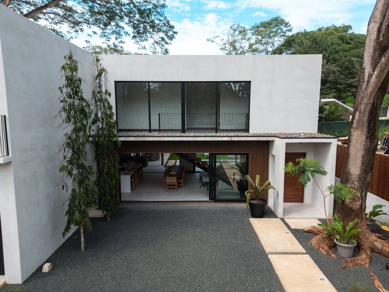 Casa Ko | Tropical Modern 4BR Retreat in Tamarindo with Exclusive Beach Club Membership