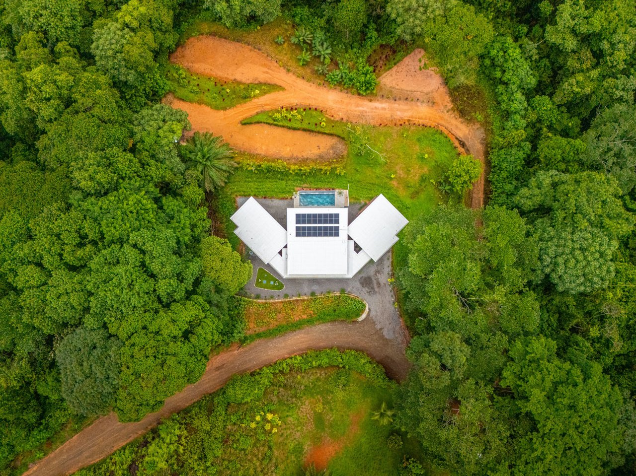 Ojochal Modern Jungle Home with Infinity Pool & Mountain Views