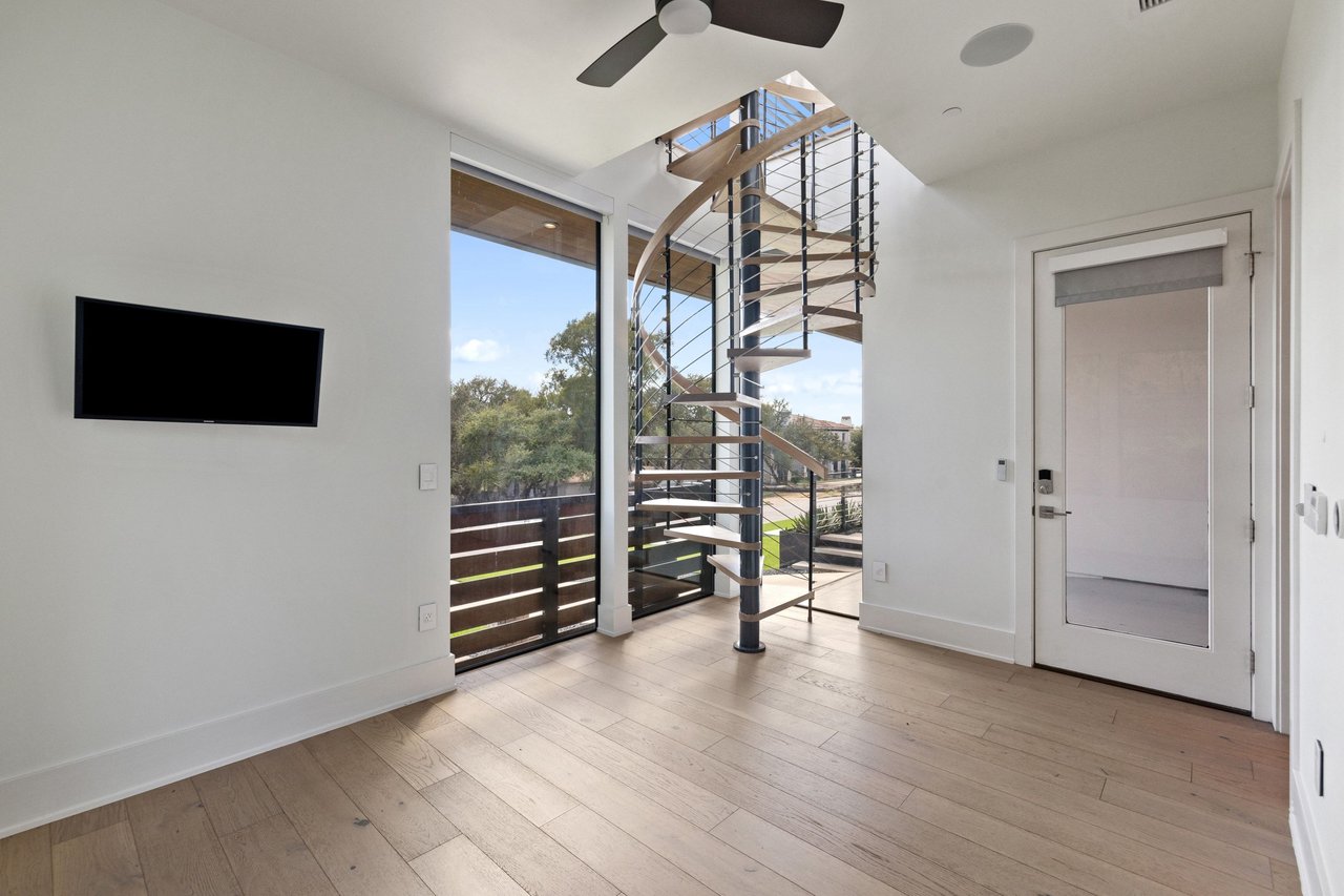 4811 Timberline Drive