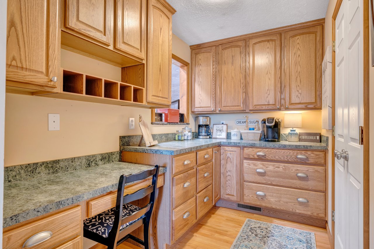100 Sandpiper DR