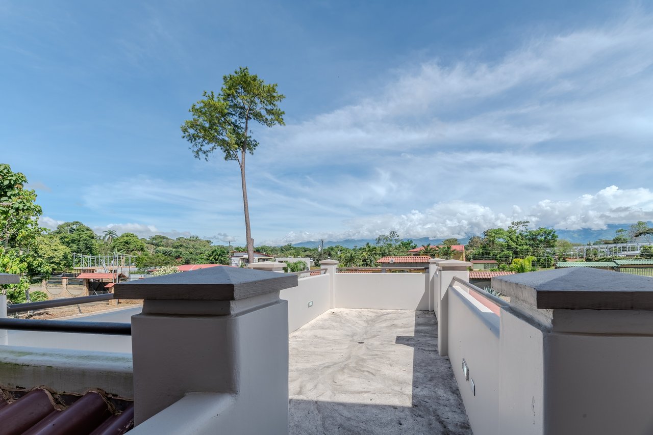 Luxury Home with Pool, Bar Area & Resort-Level Amenities | 5br, 4ba in Perez Zeledon 