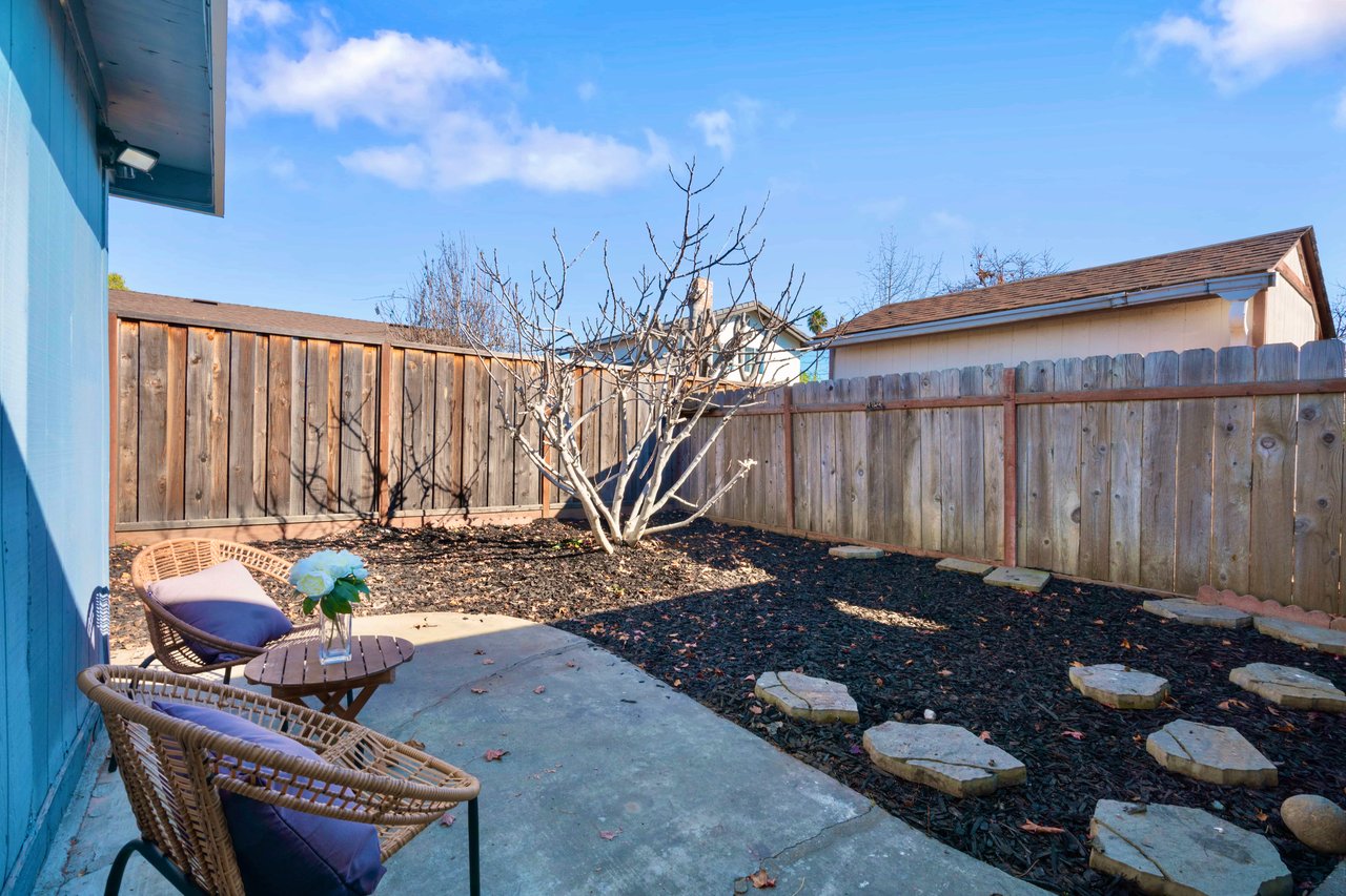 32490 Lake Temescal Ln