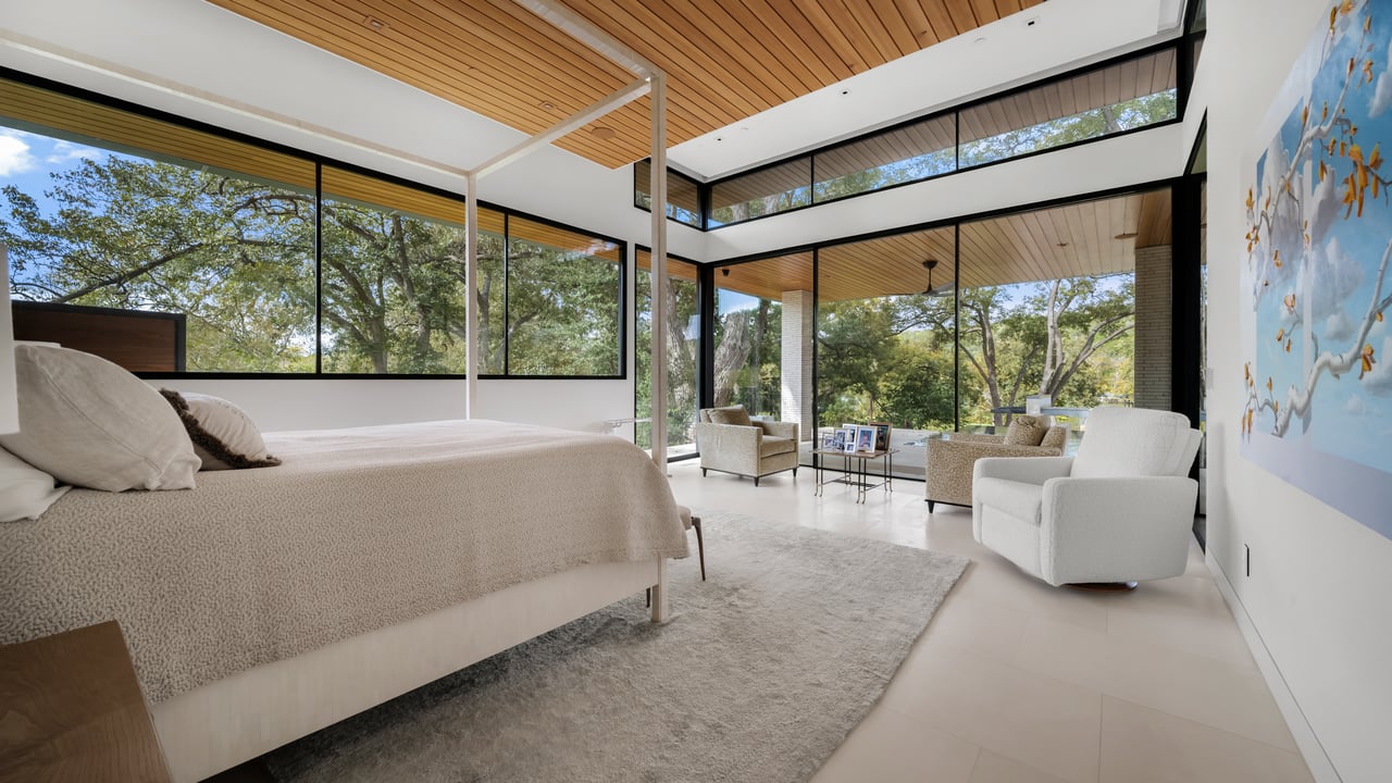 702 N Commons Ford Road