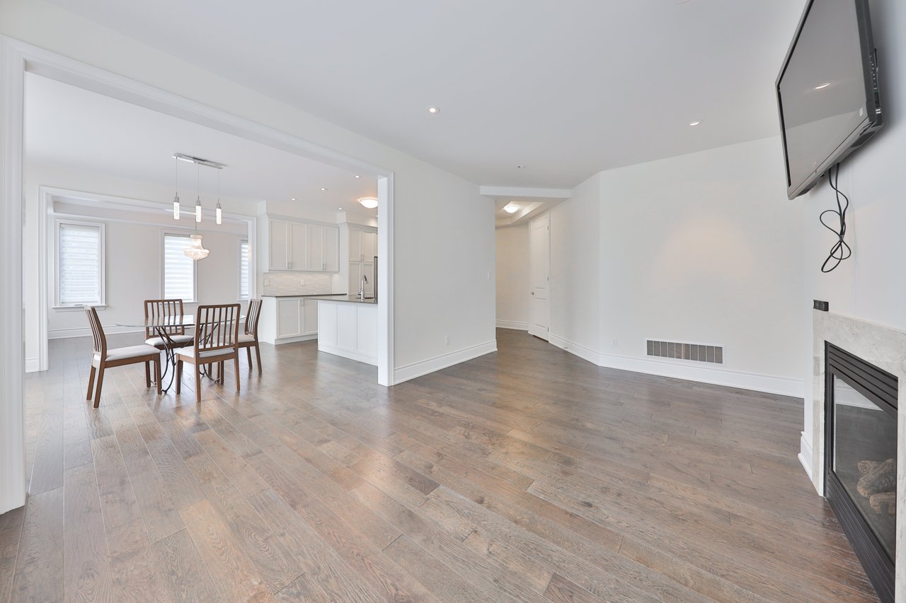 2163 Vineland Crescent, Oakville