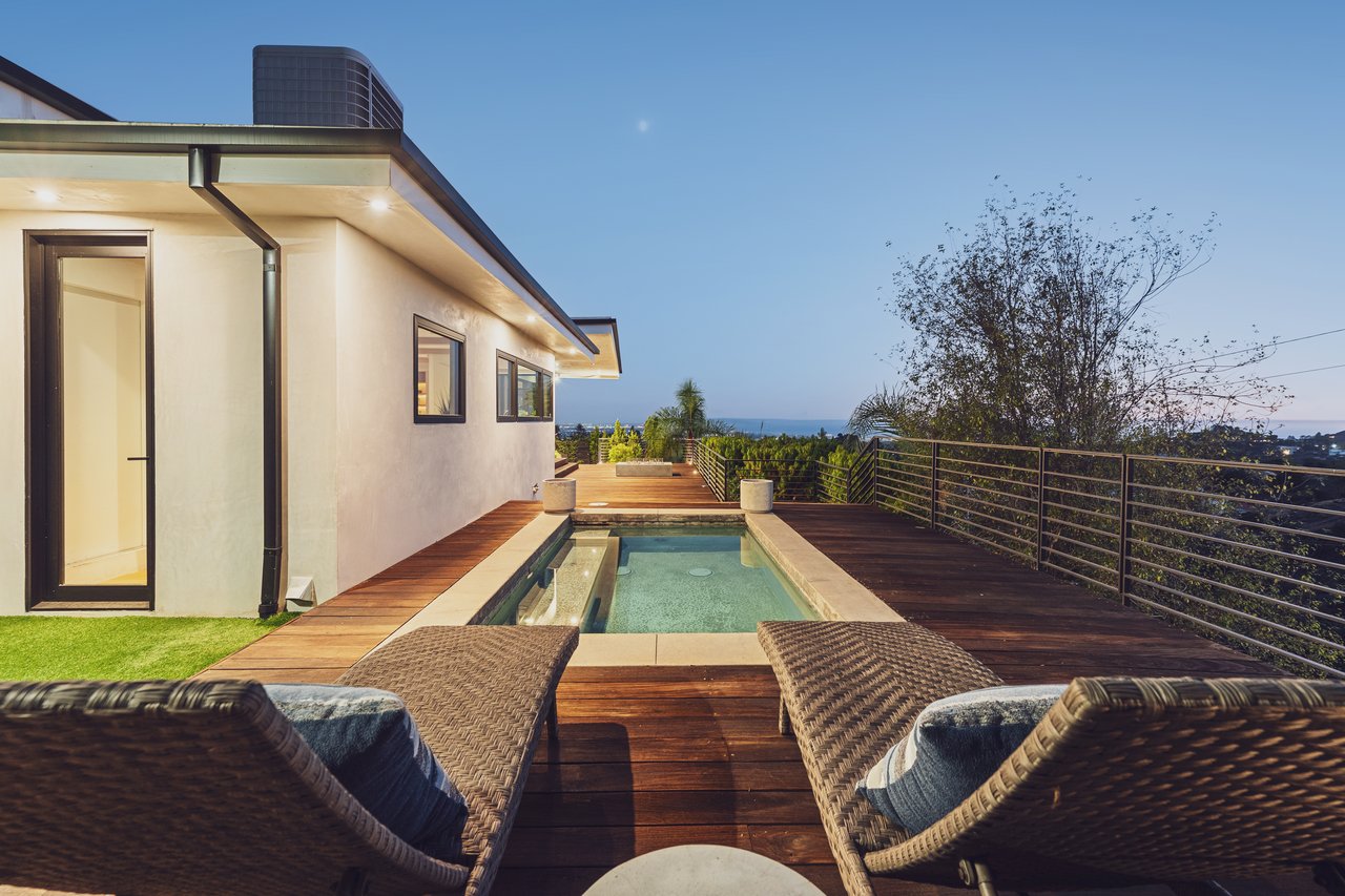 1235 N Kenter Ave, Brentwood