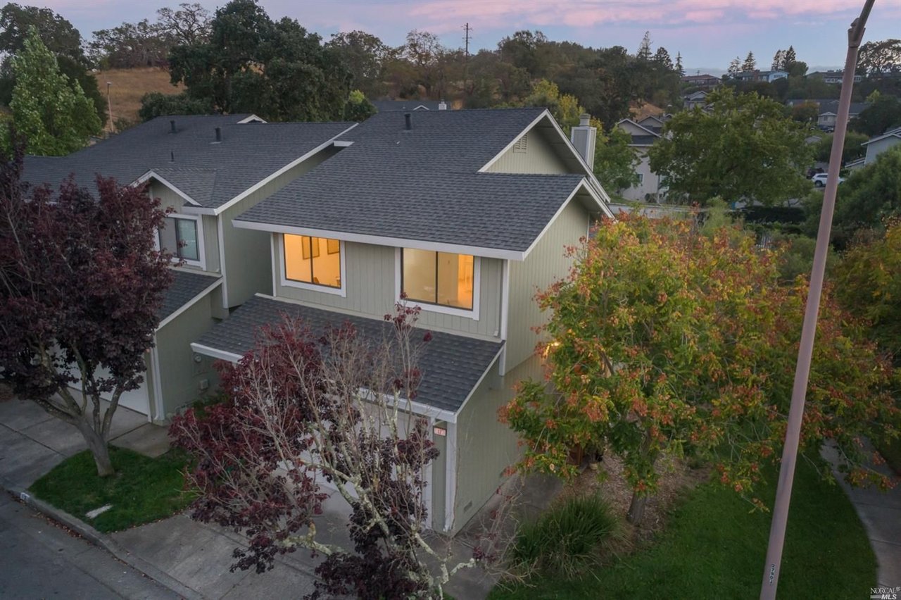 17 Cedarwood Ln