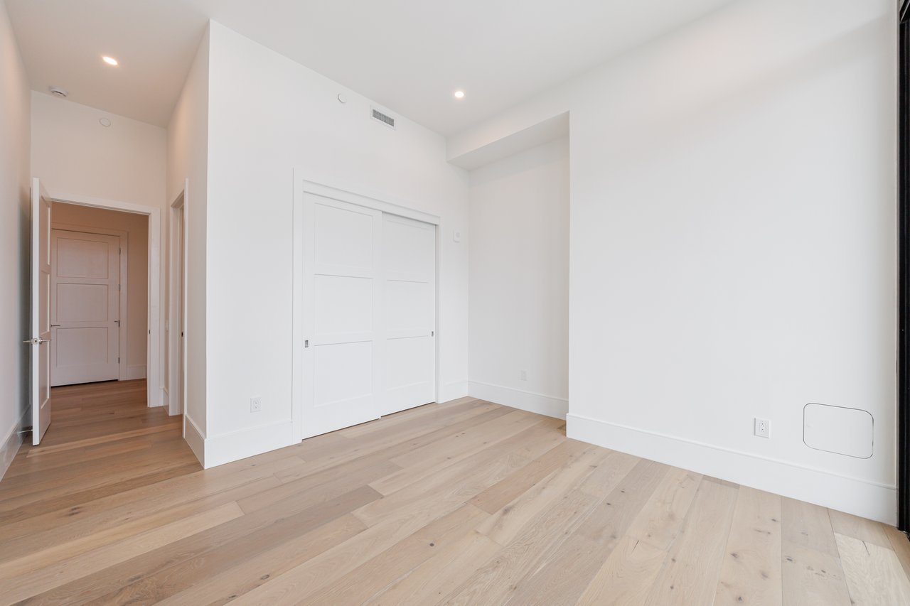 2425 Peachtree Road Unit 1806