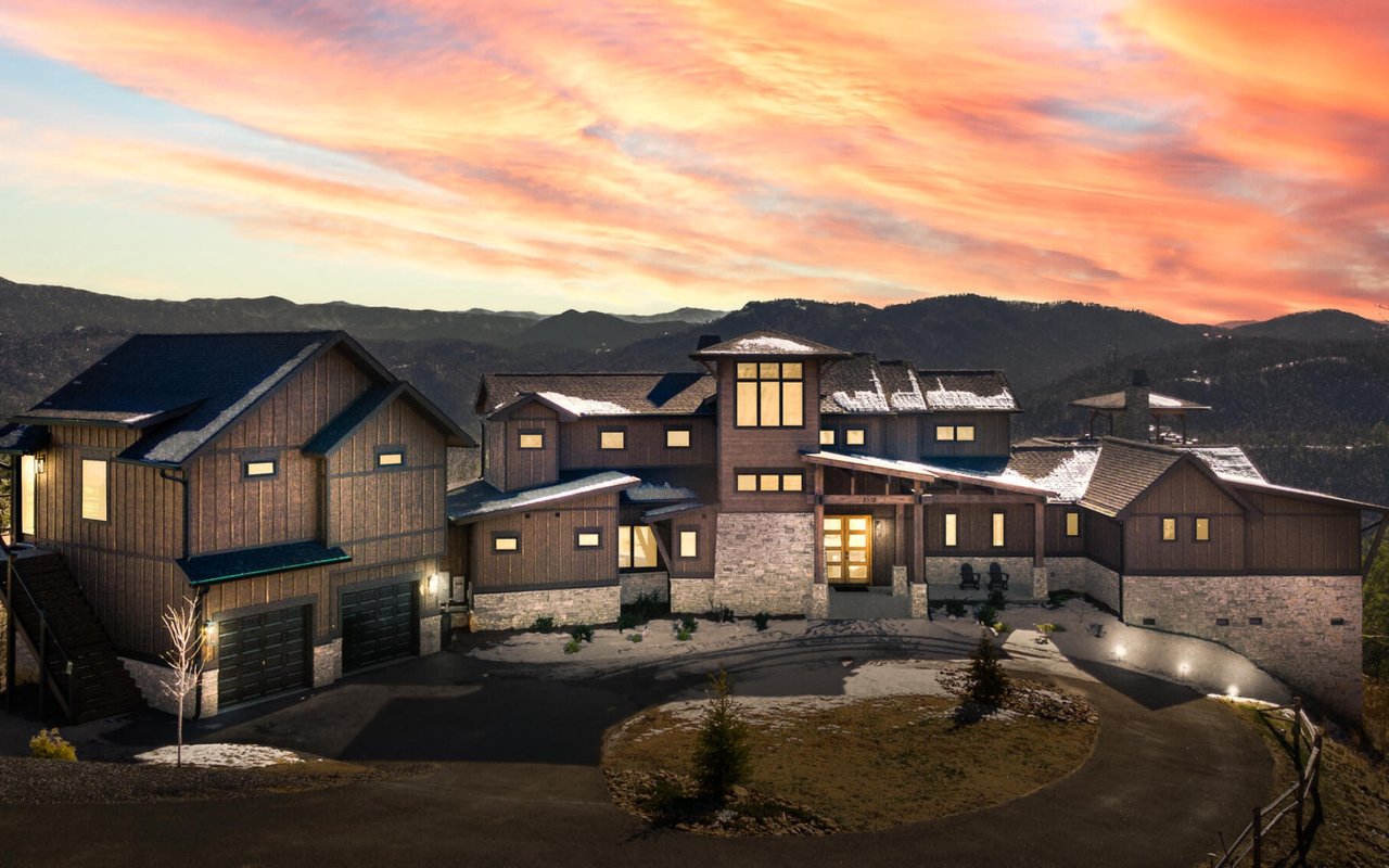 Wallace Luxury Spotlight | 3118 Smoky Bluff Trail Sevierville, TN 37862