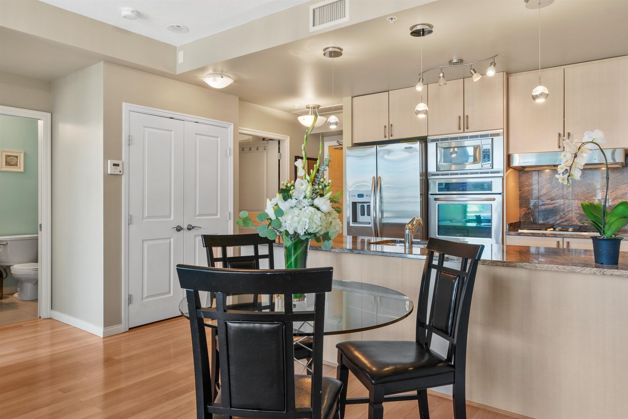 1004-1211 Melville Street, Vancouver