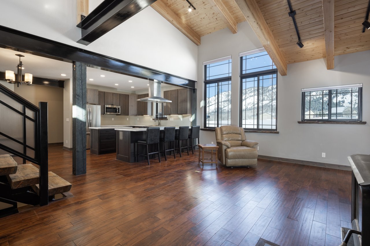 188 SHOOTING STAR Drive