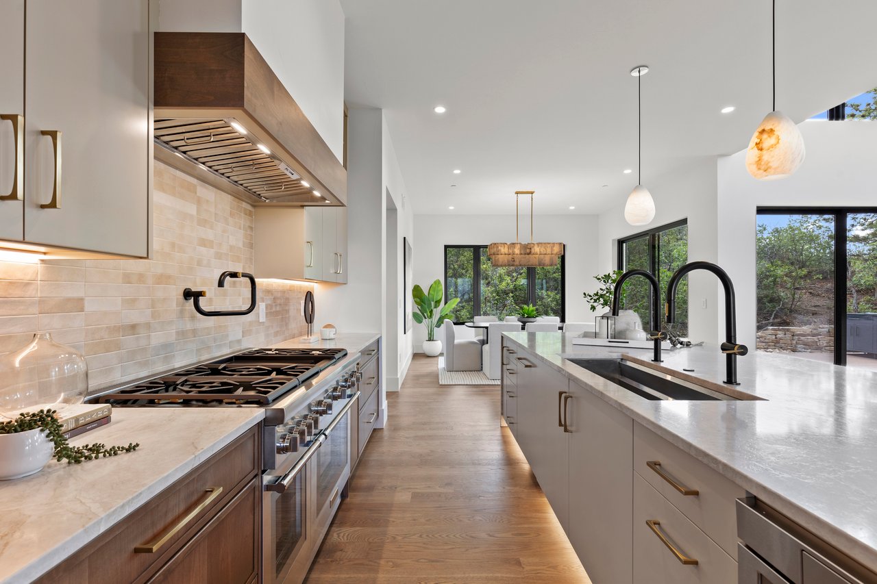 2783 Hawk Point 