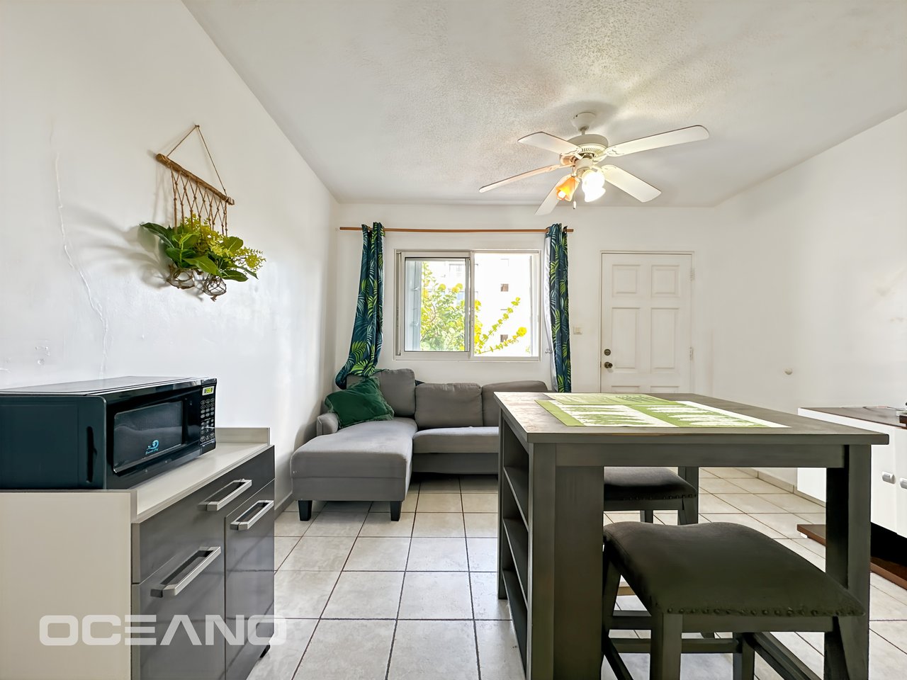 EXCLUSIVE : 1-Bedroom Apartment – PALM COURT