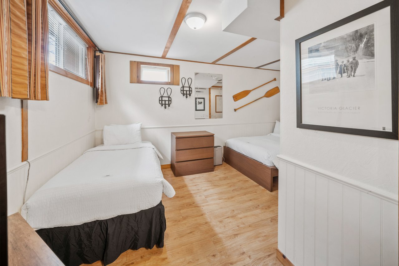Beaver Street Cabins Banff | B&B Inn
