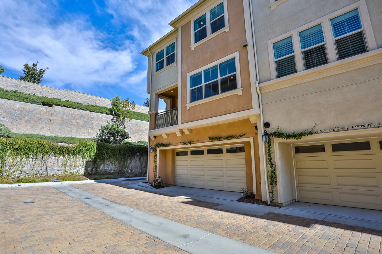 608 White Oaks, Lake Forest