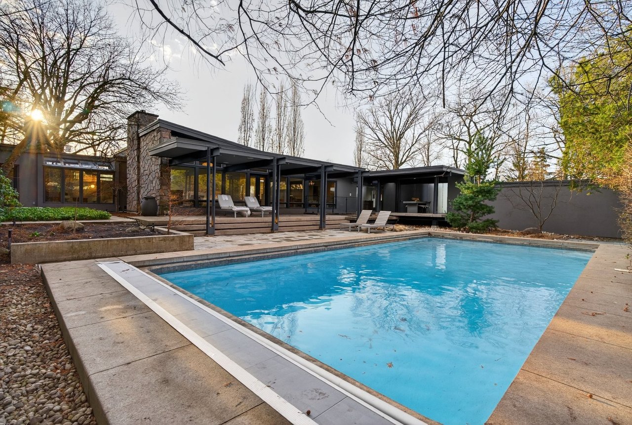 Inspiring MCM Residence