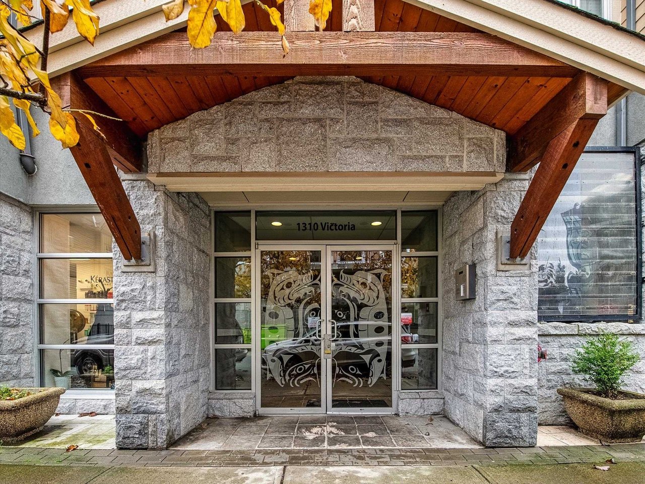 1310 Victoria St, #401