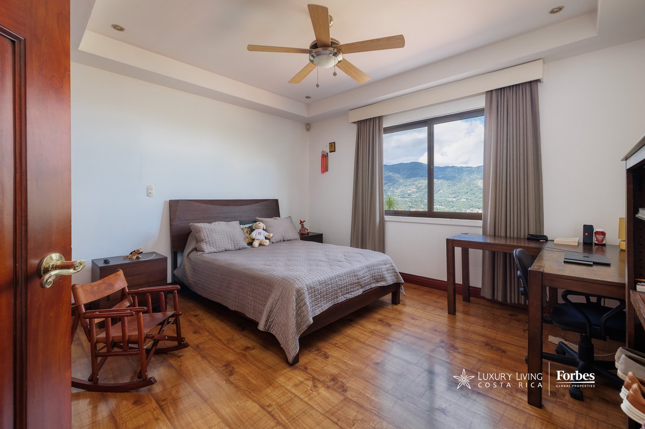 21471 - Luxury colonial house with 4 bedrooms, office, terrace and pool