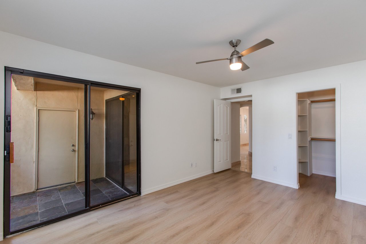3235 E Camelback Rd #118