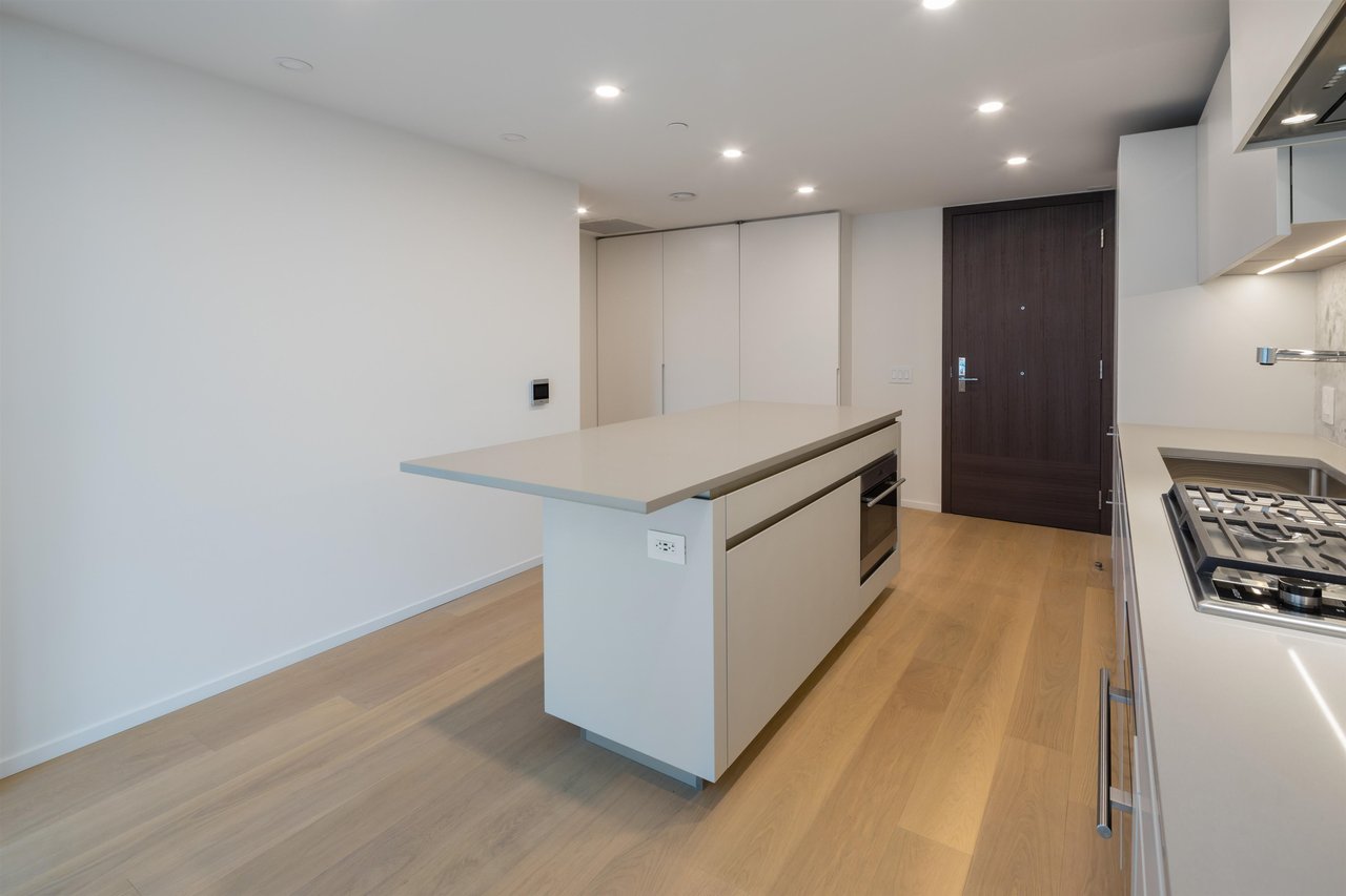 889 Pacific St, #504