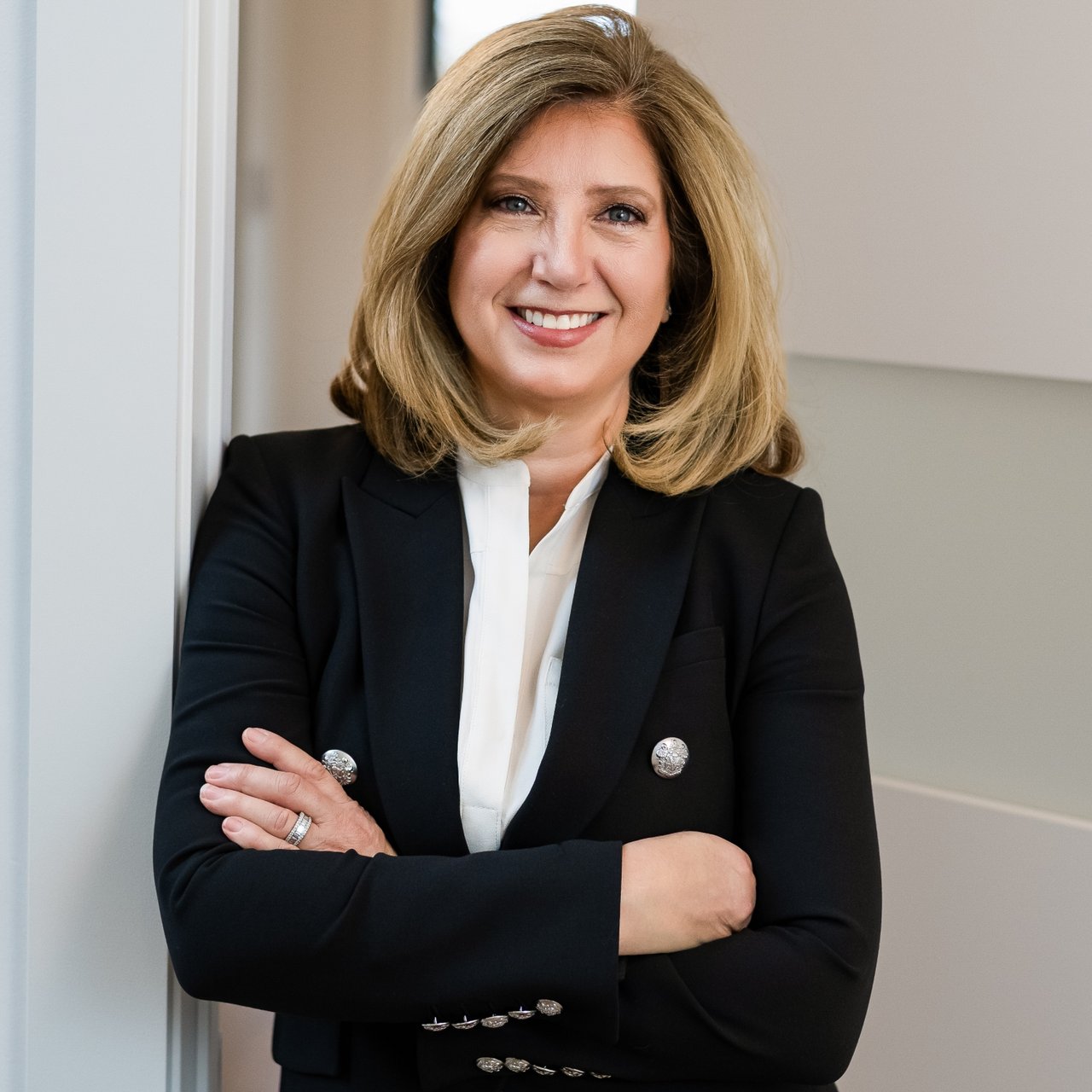 Carrie Bowen Naperville, IL Real Estate Agent Headshot