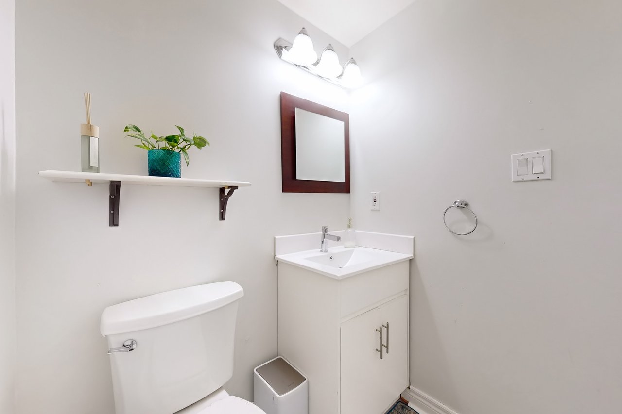 851 Clemens Crescent