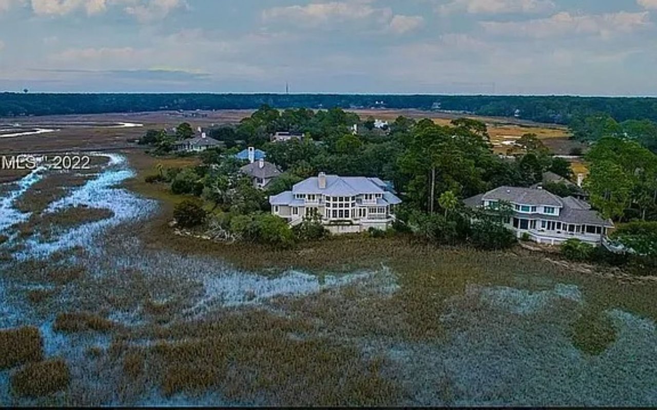 7 Long Marsh Ln